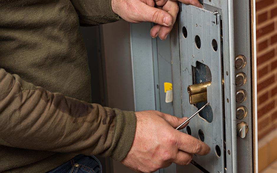 ouverture de porte blindée claquée Linas